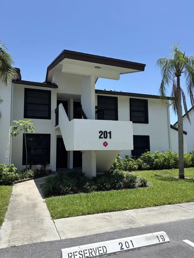 3 of 17 - 201 Lake Pointe Drive #107, Oakland Park, FL
