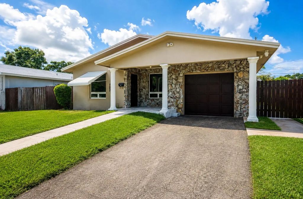 727 Sw 5th Street, Dania Beach
