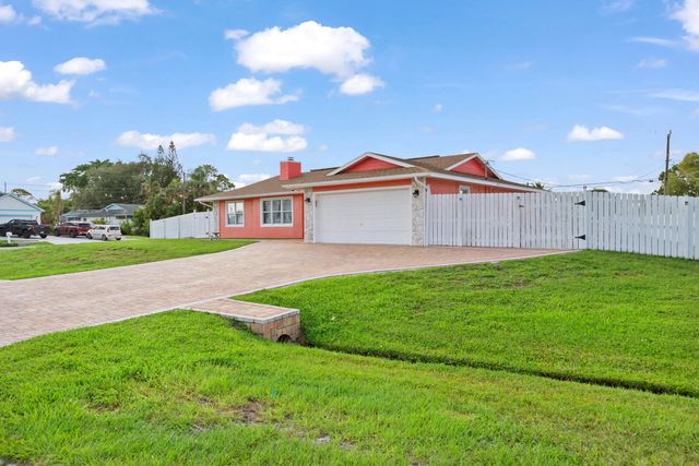 2 of 48 - 402 Sw Seaflower, Port St. Lucie, FL