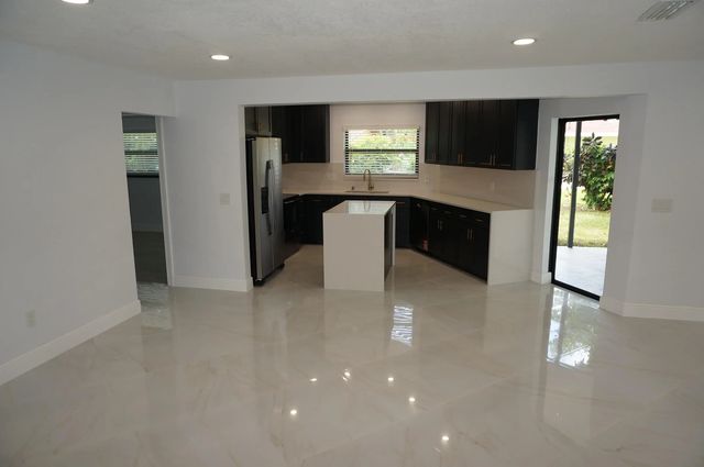 2 of 30 - 1513 39th Street, West Palm Beach, FL