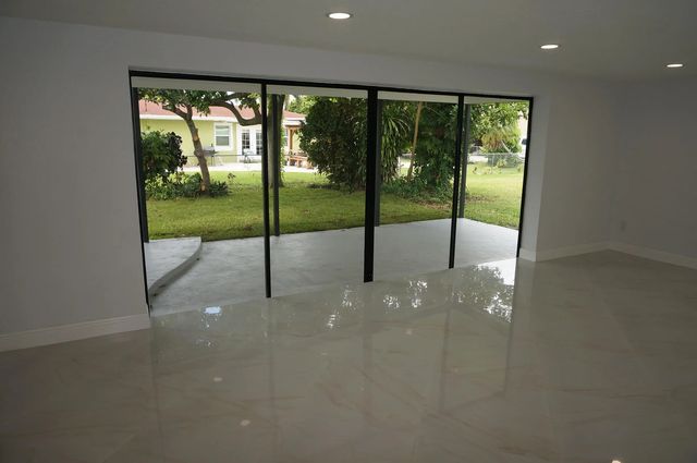 5 of 30 - 1513 39th Street, West Palm Beach, FL