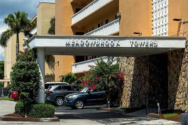 2 of 4 - 301 Ne 14th Avenue #504, Hallandale Beach, FL