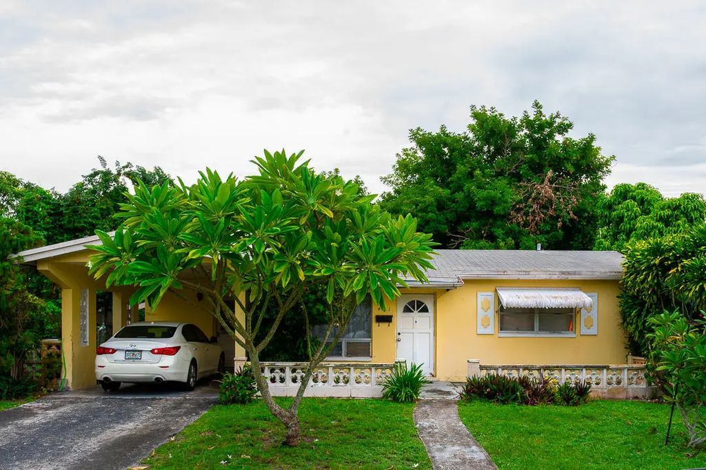 4211 Nw 43rd Street, Lauderdale Lakes