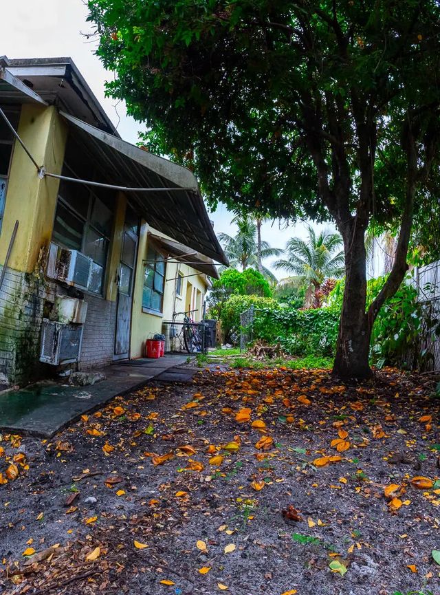 5 of 18 - 4211 Nw 43rd Street, Lauderdale Lakes, FL
