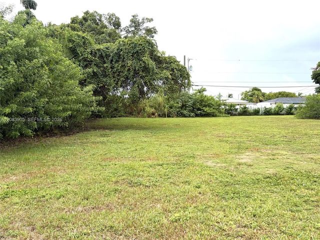 10700 Sw 219 Street, Miami