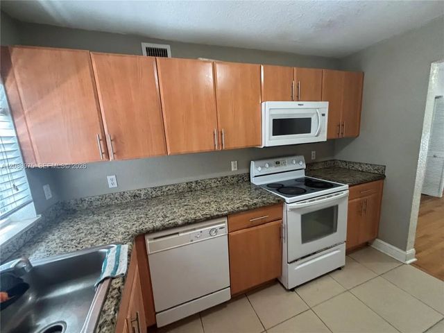 5 of 7 - 1150 103rd Street #2, Bay Harbor Islands, FL
