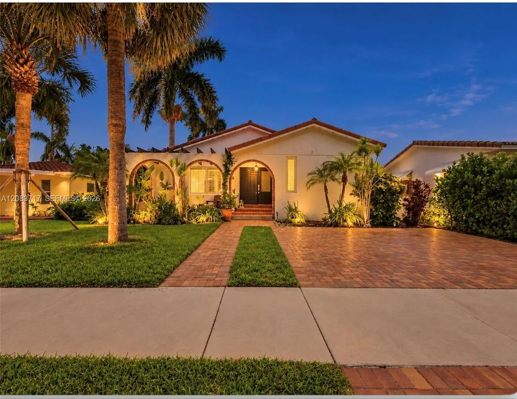 1119 Buchanan Street, Hollywood