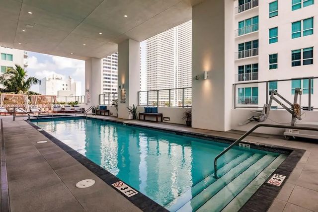 4 of 32 - 227 Ne 2nd Street #3001, Miami, FL