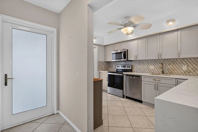 2 of 39 - 2731 Ne 14th St Causeway #702, Pompano Beach, FL