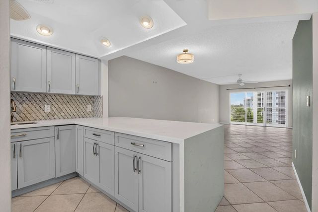 3 of 39 - 2731 Ne 14th St Causeway #702, Pompano Beach, FL