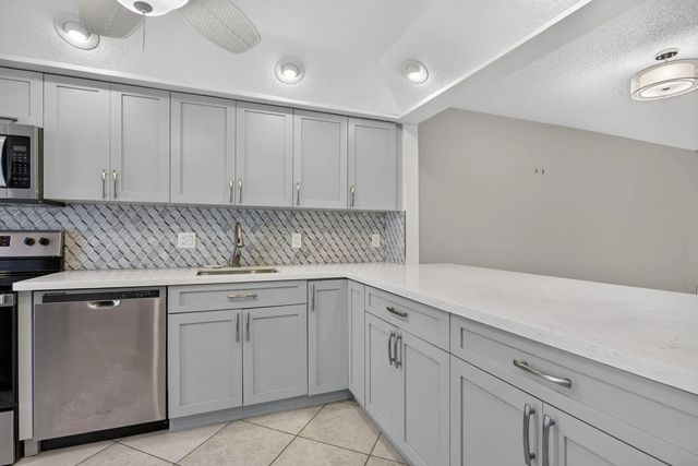 4 of 39 - 2731 Ne 14th St Causeway #702, Pompano Beach, FL