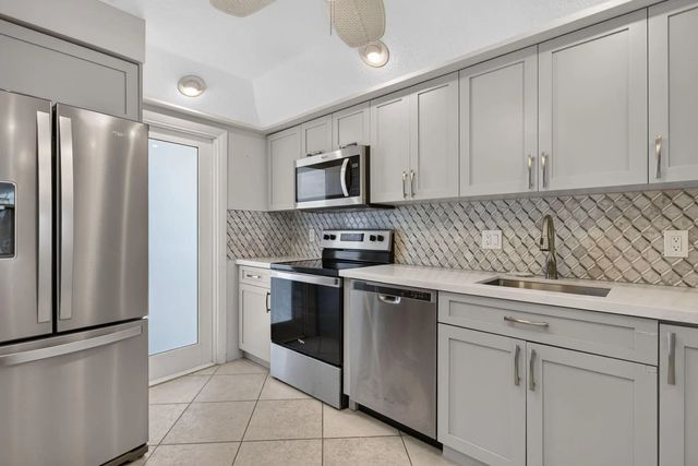 5 of 39 - 2731 Ne 14th St Causeway #702, Pompano Beach, FL
