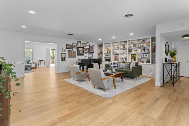 5 of 37 - 9299 Nw 13th Avenue, Miami, FL
