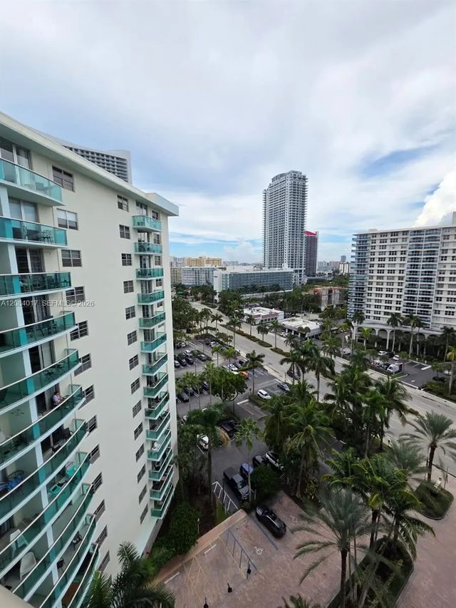 5 of 40 - 3801 S Ocean Drive #14u, Hollywood, FL