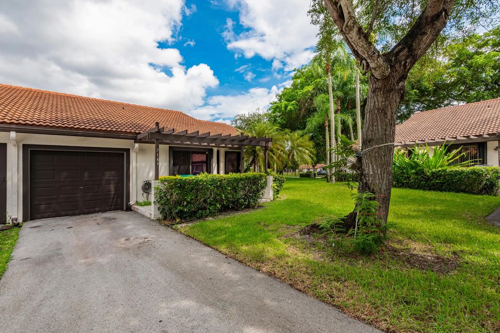 7143 Wisteria Way, Tamarac