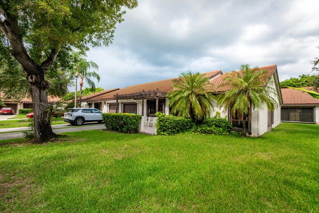 2 of 34 - 7143 Wisteria Way, Tamarac, FL