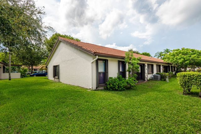 3 of 34 - 7143 Wisteria Way, Tamarac, FL