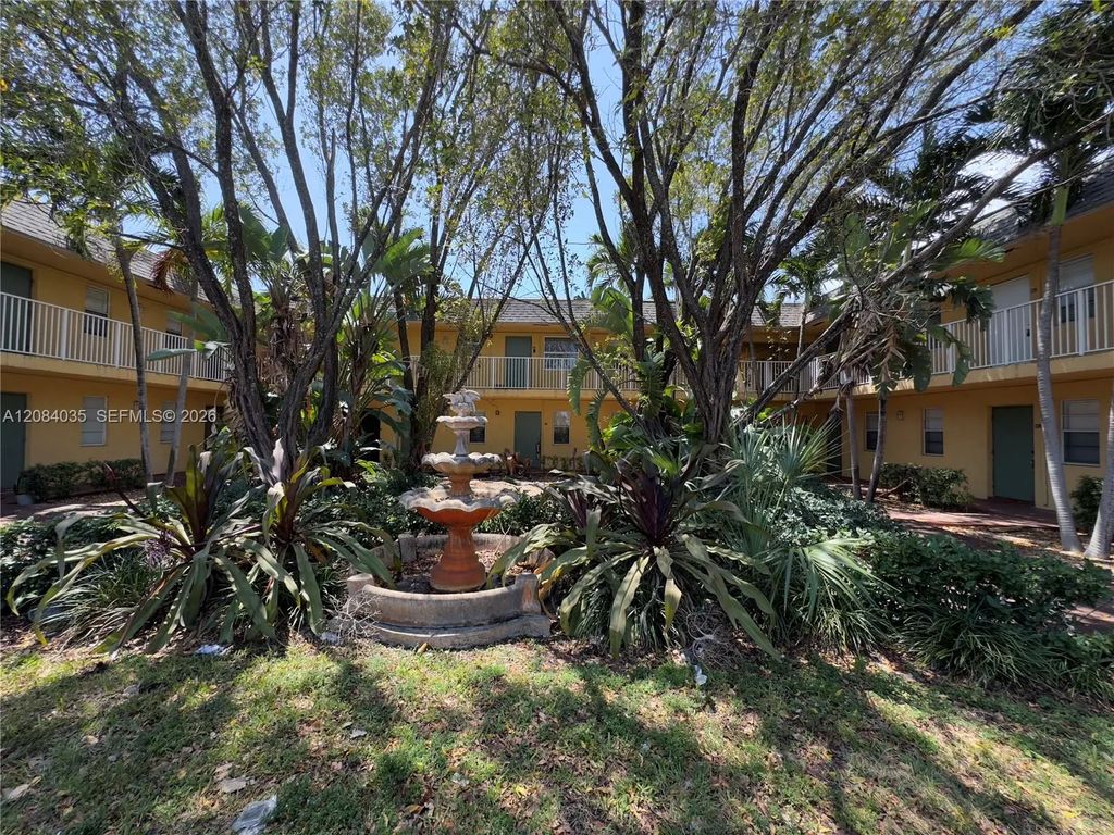 4071 N Dixie Highway #11, Oakland Park