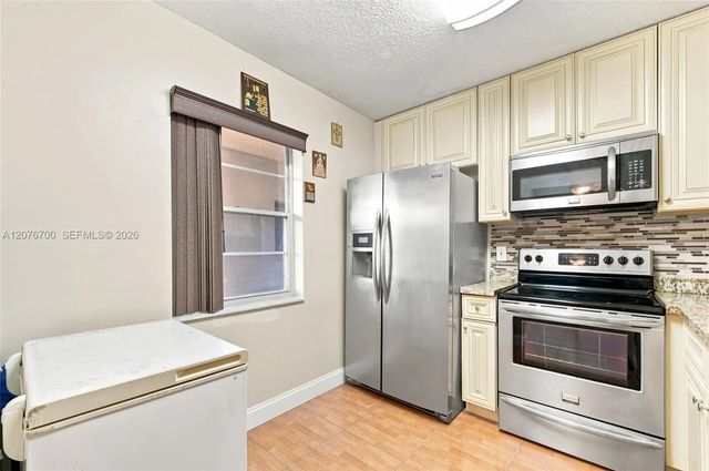 3 of 36 - 5510 Lakeside Drive #108, Margate, FL