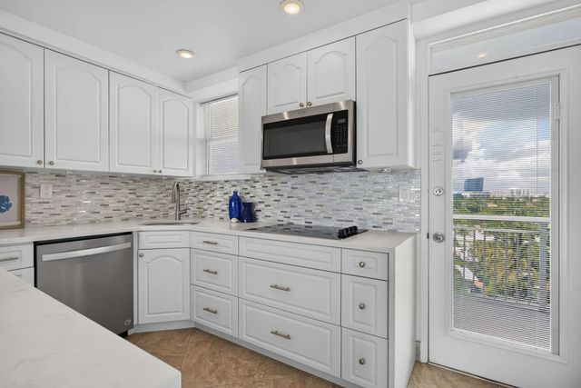 2 of 33 - 1920 S Ocean Drive #708, Fort Lauderdale, FL