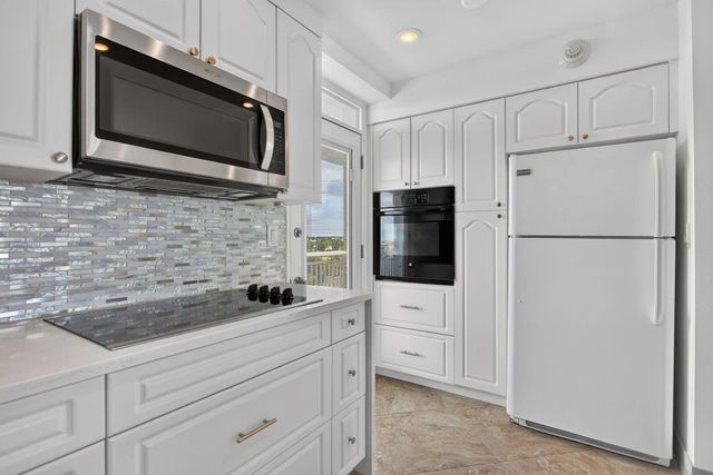 4 of 33 - 1920 S Ocean Drive #708, Fort Lauderdale, FL