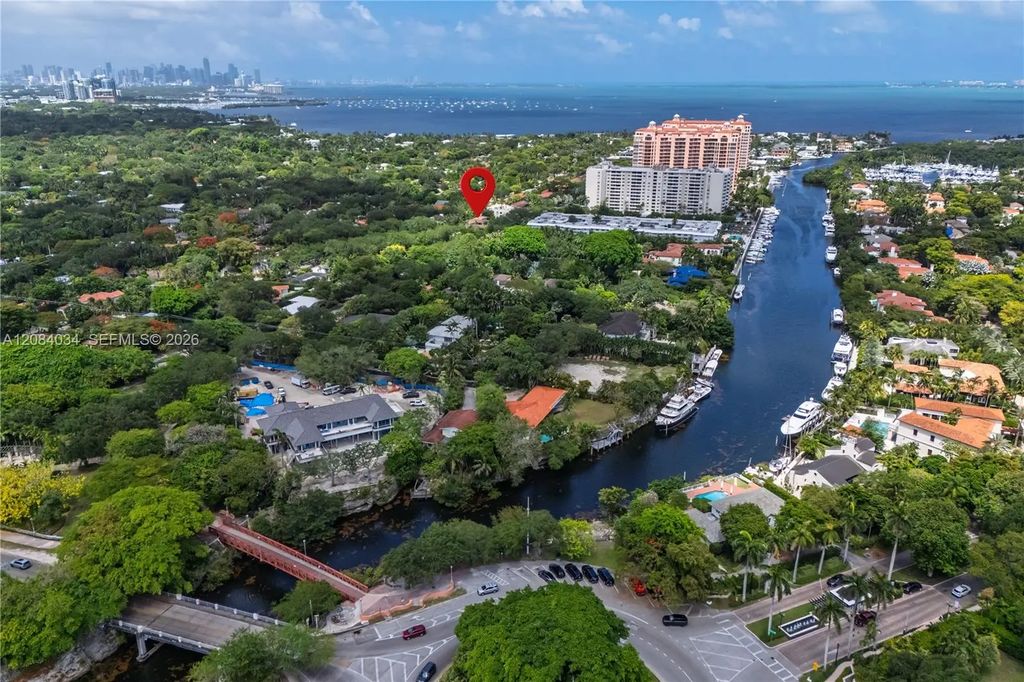 125 Edgewater Drive #14, Coral Gables