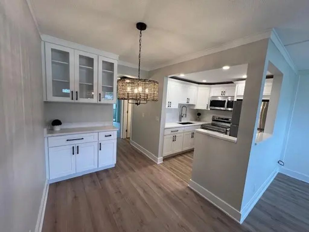 124 Sheffield F, West Palm Beach