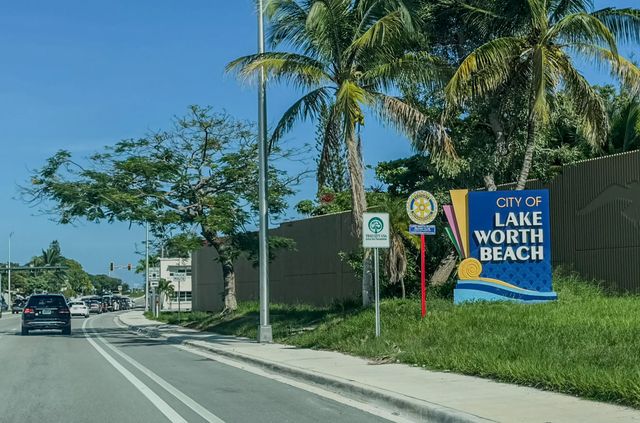 2 of 28 - 826 S M Street, Lake Worth Beach, FL