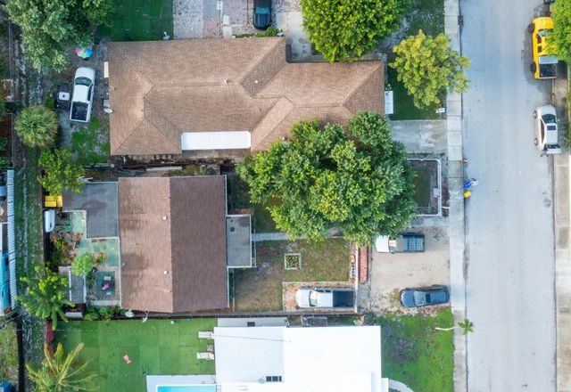 5 of 28 - 826 S M Street, Lake Worth Beach, FL
