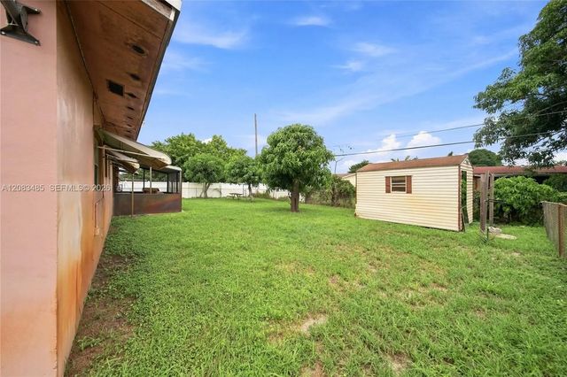 4 of 12 - 3611 Nw 5th Place, Lauderhill, FL