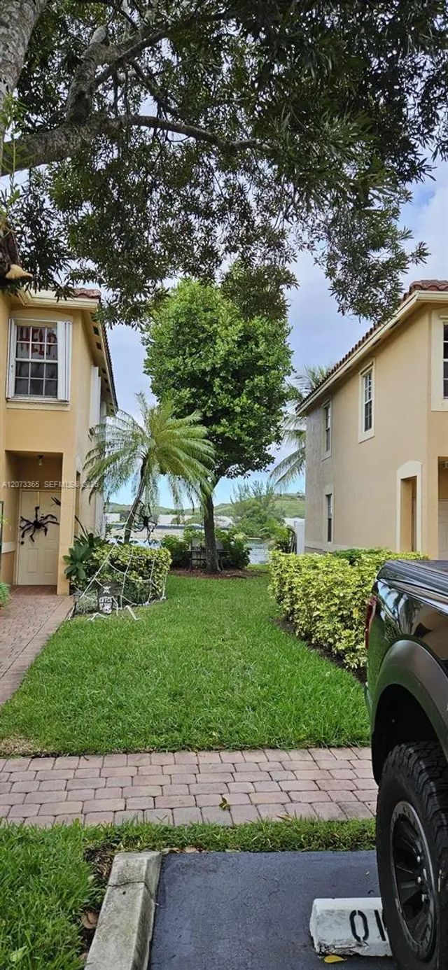 2 of 9 - 4135 Crystal Lake Drive, Deerfield Beach, FL