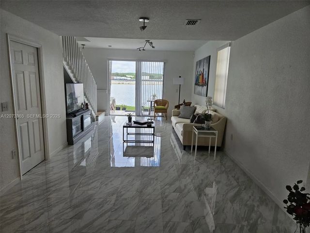 4 of 9 - 4135 Crystal Lake Drive, Deerfield Beach, FL