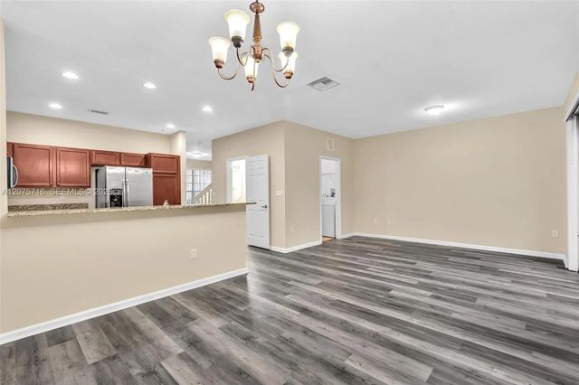 4 of 23 - 3222 Nw 31st Terrace, Oakland Park, FL