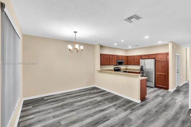 5 of 23 - 3222 Nw 31st Terrace, Oakland Park, FL