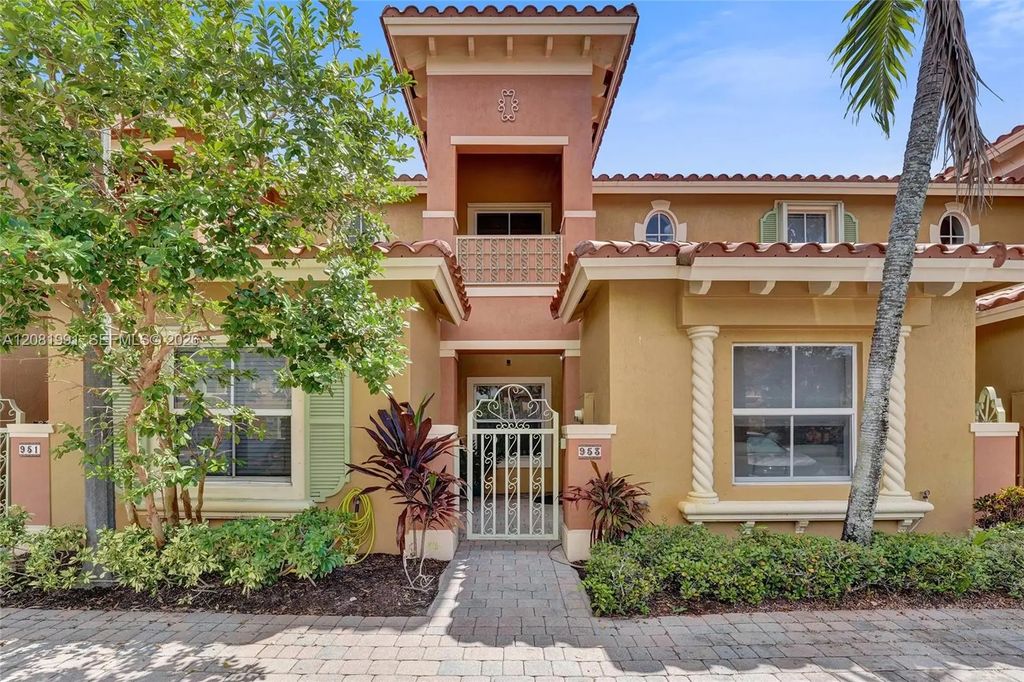 953 Sw 143rd Avenue, Pembroke Pines
