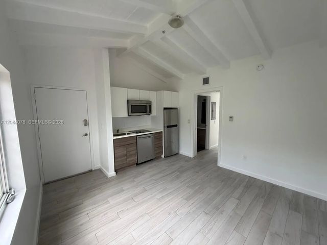 5 of 10 - 1450 Meridian Avenue #202, Miami Beach, FL