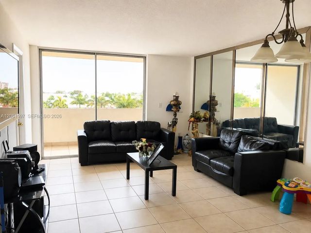 10090 Nw 80th Court #1561, Hialeah Gardens
