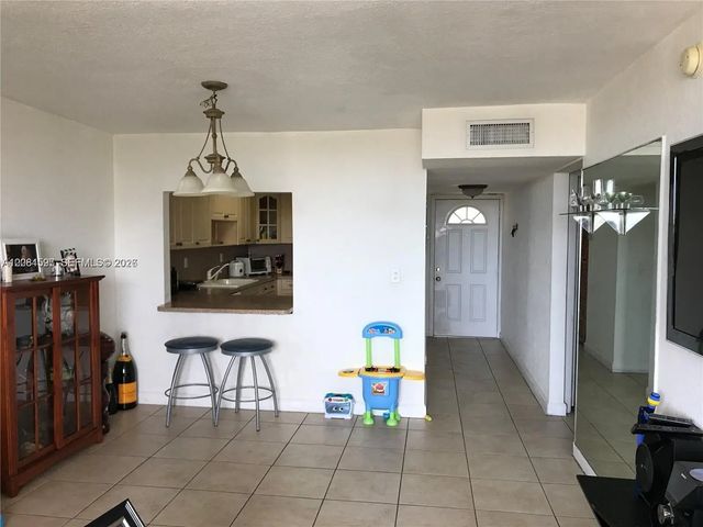4 of 10 - 10090 Nw 80th Court #1561, Hialeah Gardens, FL