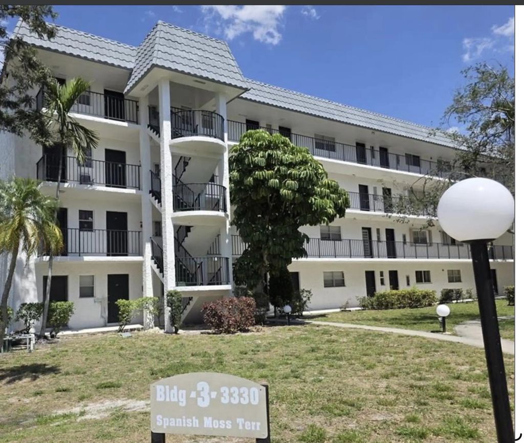3330 Spanish Moss Terrace #212, Lauderhill