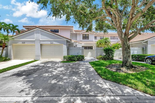 527 Prestwick Circle, Palm Beach Gardens