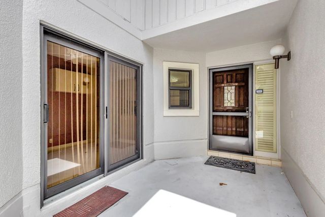 5 of 44 - 527 Prestwick Circle, Palm Beach Gardens, FL