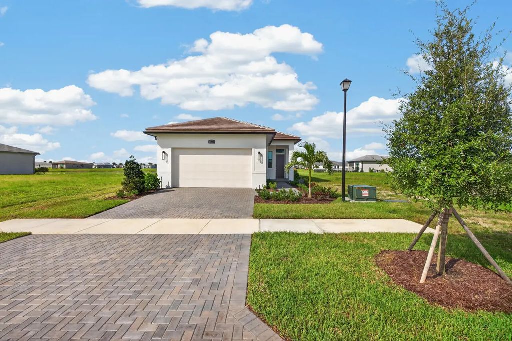 7920 Sw Andrea Way, Port St. Lucie