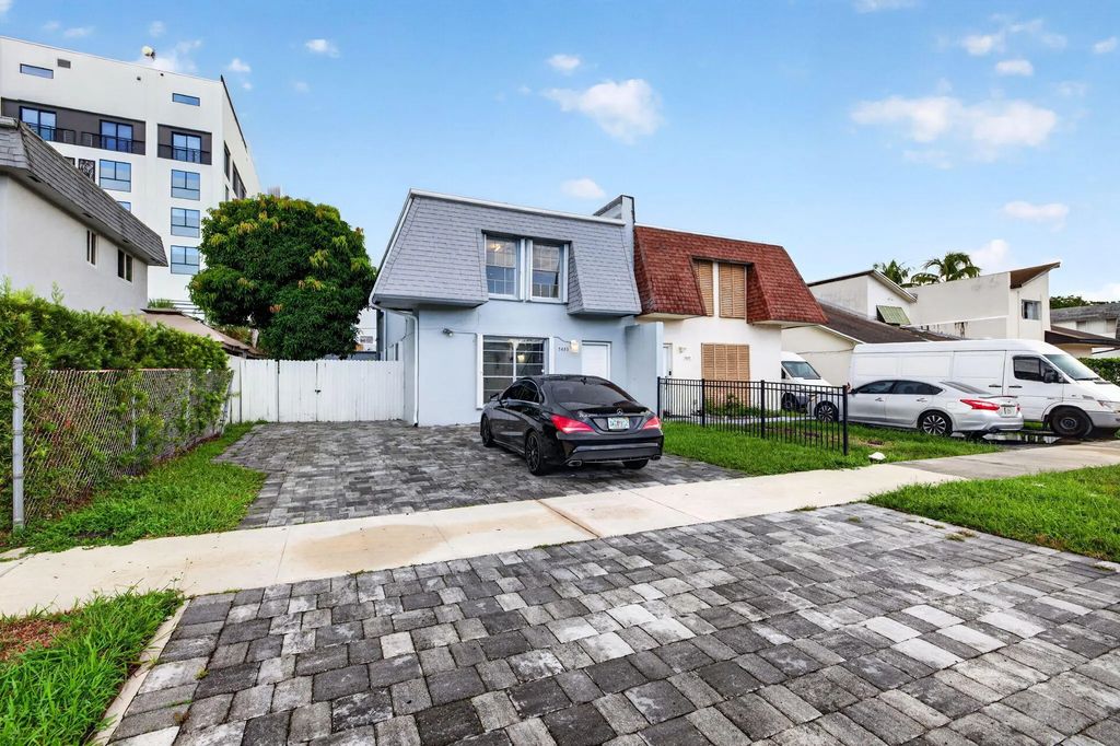 5435 Sw 44th Terrace, Dania Beach