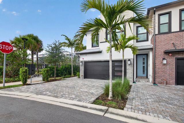 2 of 31 - 765 Nw 84th Terrace, Plantation, FL