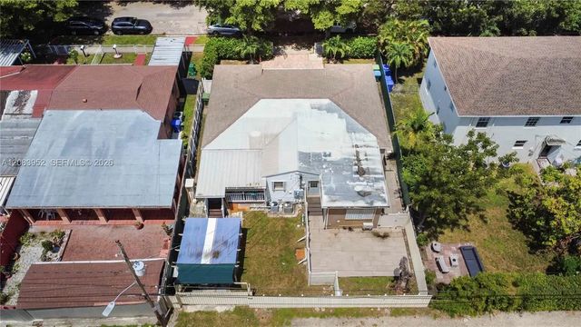2 of 50 - 2530 Sw 27th Street, Miami, FL