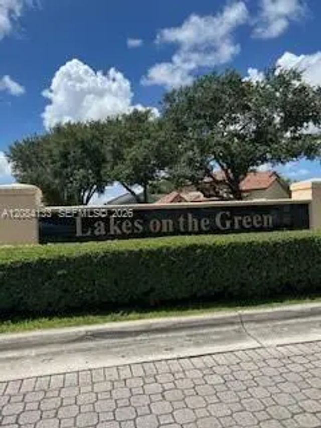 4 of 10 - 9136 Nw 192nd Terrace, Hialeah, FL