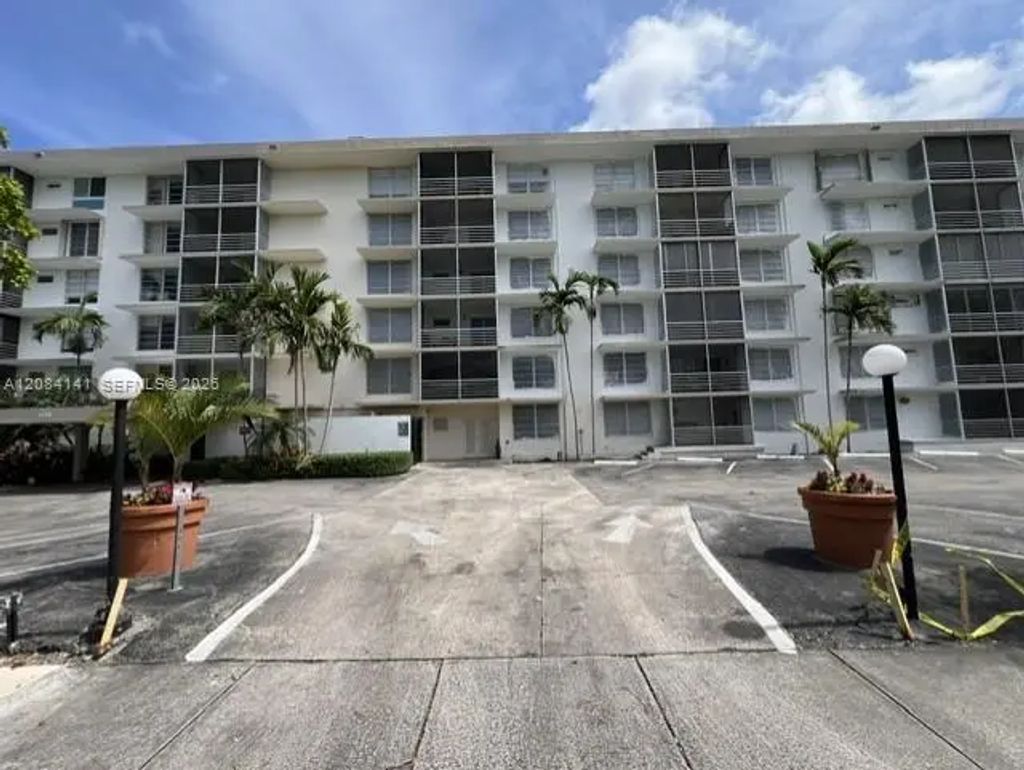 1750 Ne 115th Street #108, Miami