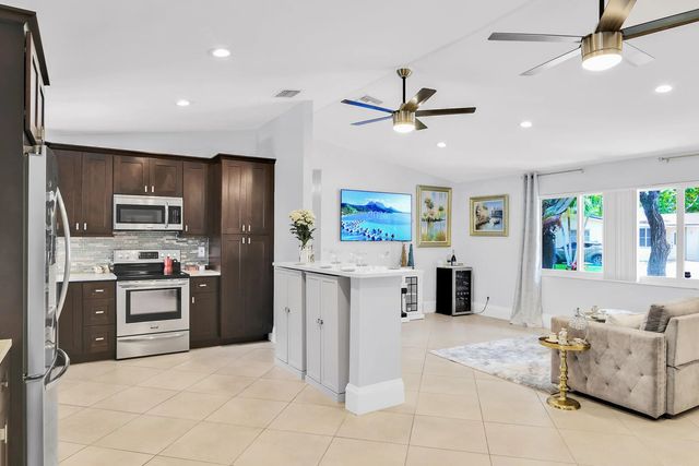 5 of 58 - 432 Sw Natura Avenue, Deerfield Beach, FL