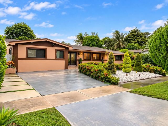 70 Ne 174th Drive, North Miami Beach