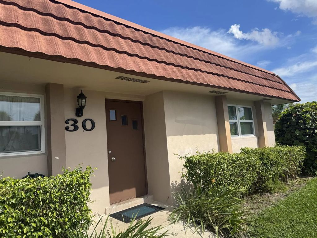 5725 Fernley Drive E #30, West Palm Beach